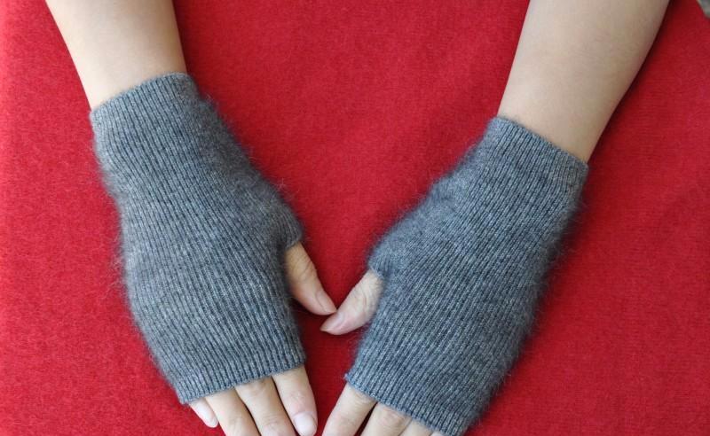 Fine Cashmere Fingerless Gloves